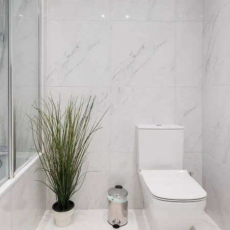 Spacious Family Paddington Flat