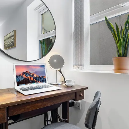Modern Basement Stoke Newington London, Close To Transport *