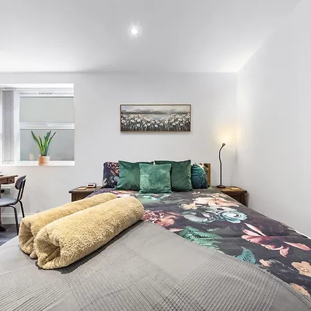 Apartment Modern Basement Stoke Newington London, Close To Transport