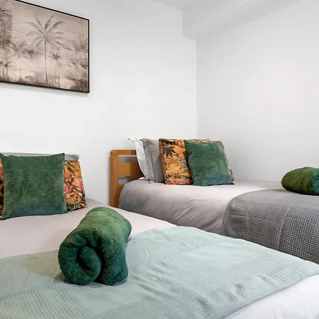 Modern Basement Stoke Newington London, Close To Transport Apartment