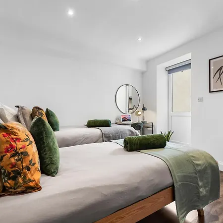 Modern Basement Stoke Newington London, Close To Transport * London