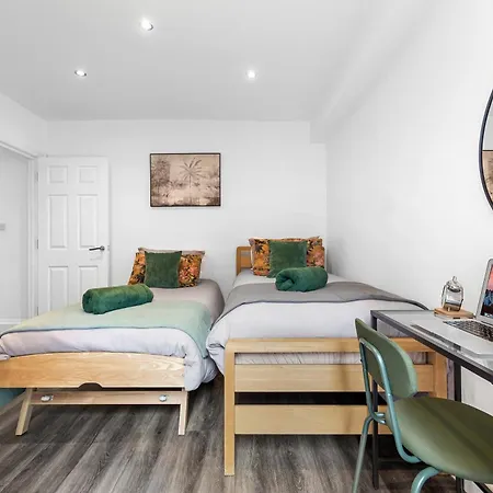Apartment Modern Basement Stoke Newington London, Close To Transport London