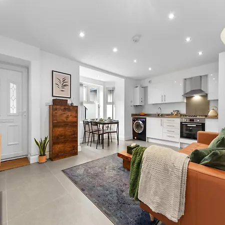 Apartment Modern Basement Stoke Newington London, Close To Transport London