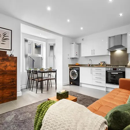Modern Basement Stoke Newington London, Close To Transport * London