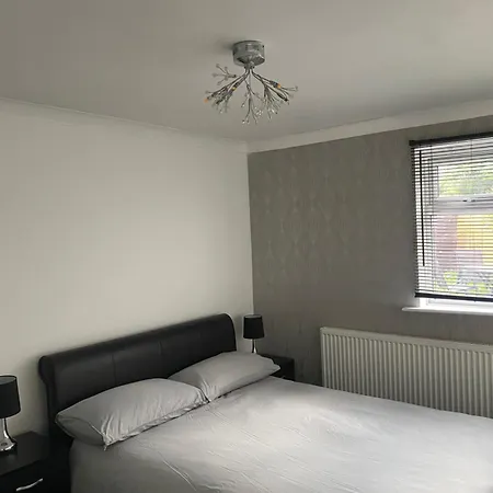 1 Bedroom Ground Floor Flat With Garden * Greenford (Greater London)