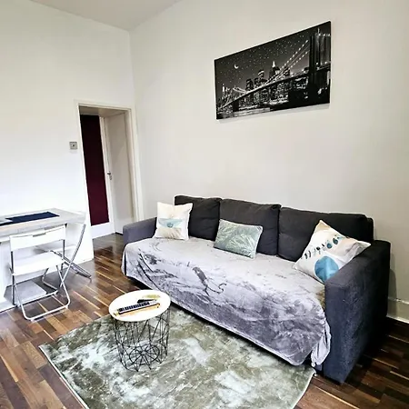 Stylish 2 Bed Near Notting Hill *