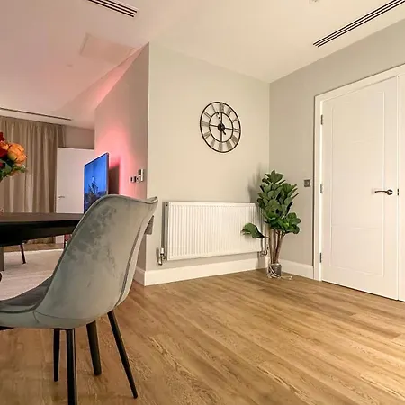 Duplex 3bed 3bath Modern Fast Wifi - Luxurylondonstays Apartment London