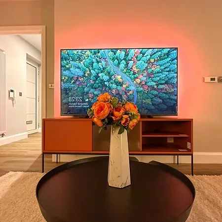 Duplex 3bed 3bath Modern Fast Wifi - Luxurylondonstays *