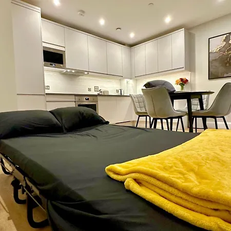 Duplex 3bed 3bath Modern Fast Wifi - Luxurylondonstays