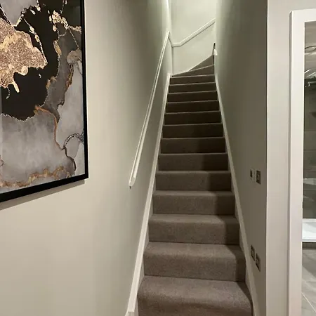 Duplex 3bed 3bath Modern Fast Wifi - Luxurylondonstays Apartment *