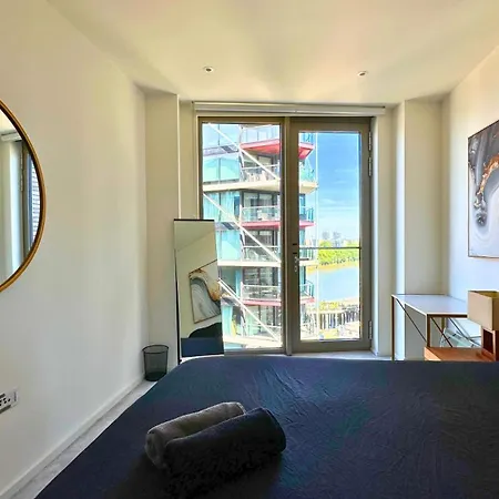 Apartment Lavish Penthouse River View Fast Wifi - Luxurylondonstays *