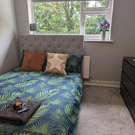 Lovely Double In Crayford With Free Parking Homestay