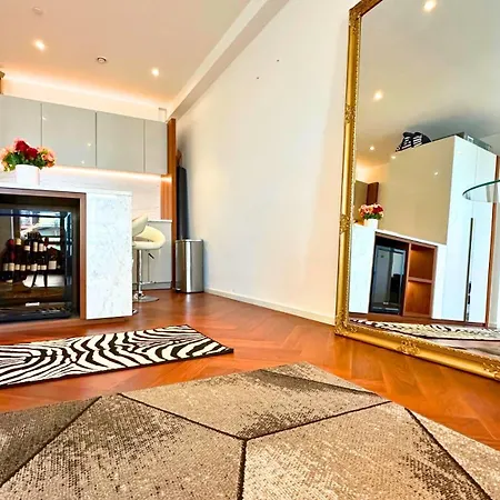 Apartment Lavish Penthouse River View Fast Wifi - Luxurylondonstays
