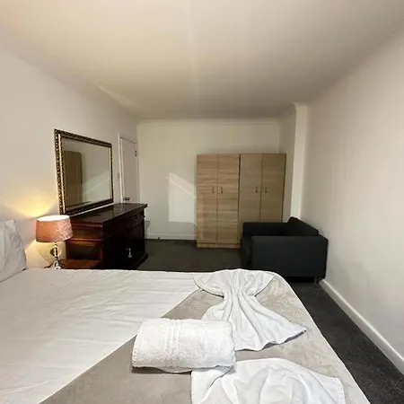 Two Bedroom Edgware Road London