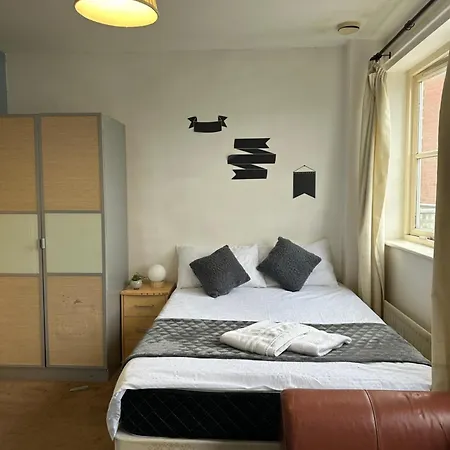 Homestay Luxury In Central London!6 Bedroom With 2 Bath & Separate Wc! *