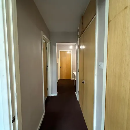Luxury In Central London!6 Bedroom With 2 Bath & Separate Wc!