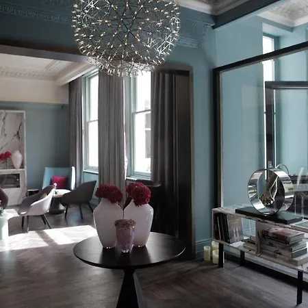 Signature Townhouse Hyde Park 4*