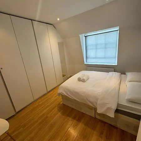 Sleep 8 In The Heart Of Hy4 London