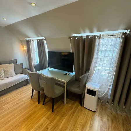 Apartment Sleep 8 In The Heart Of Hy4