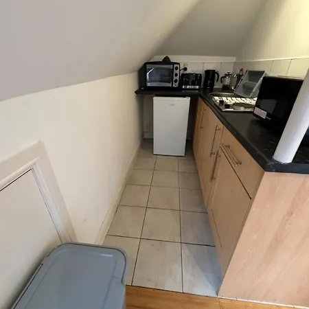 Apartment Flat F In Oxford Road *