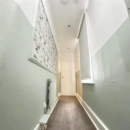 One Bedroom Near Kennington Park London