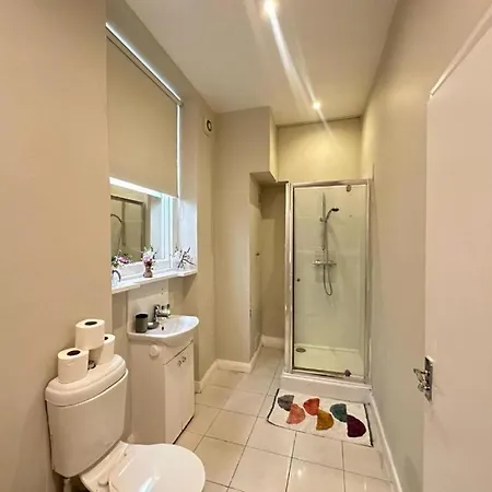One Bedroom Near Kennington Park Apartment