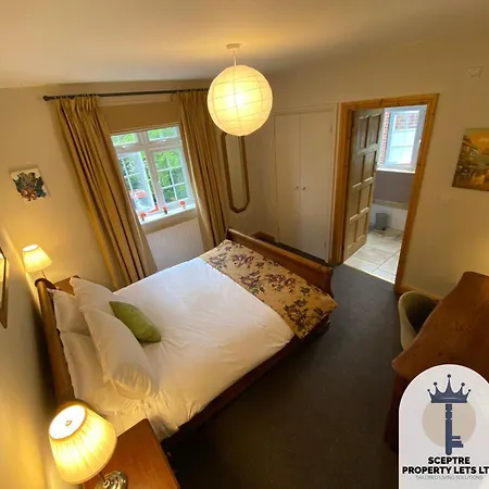 Beautiful Self-contained Holiday home Ickenham