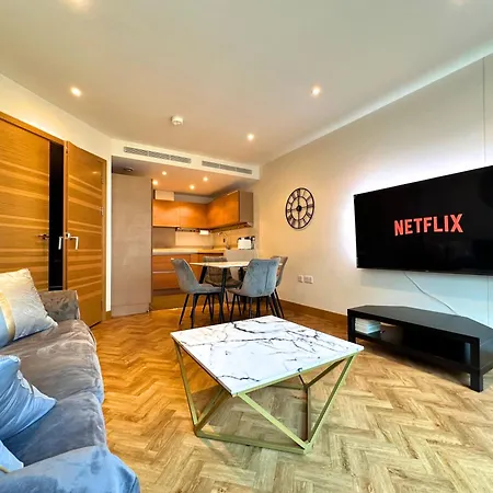 Апартаменты Chelsea Bridge 2bed 2bath Balcony Fast Wifi - Luxurylondonstays Лондон