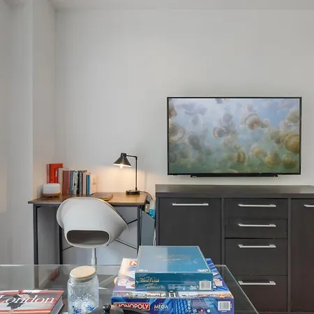 Portobello Dock - 1st Floor Canal View Apartment *