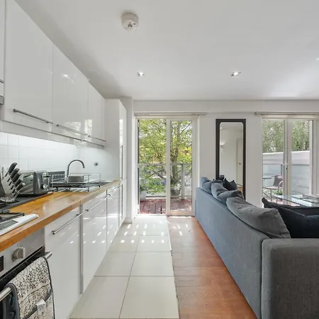 Portobello Dock - 1st Floor Canal View London