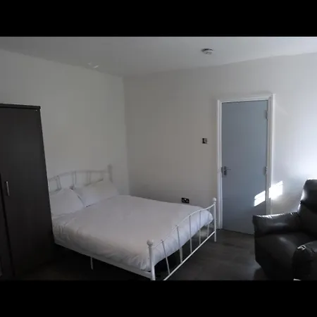 Limehouse Townhomes A 4-bedroom 3-bathroom Townhome With A Private Garden Holiday home