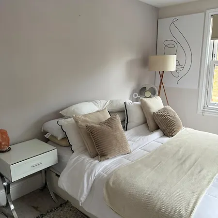 Stronsa B Apartment