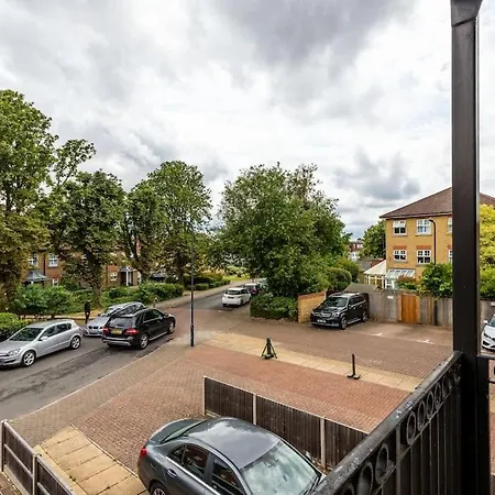 Stylish 2bed Kingsbury West London * Harrow