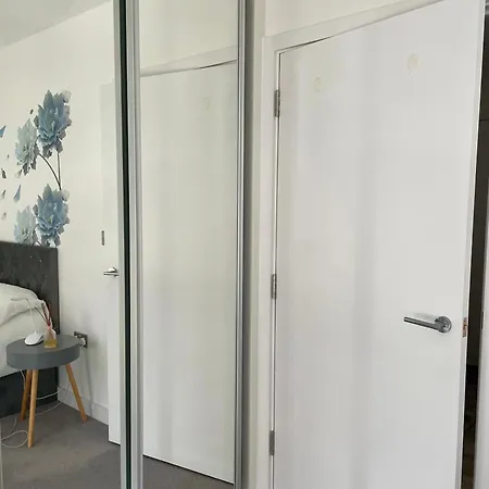 Modern Flat, Amenities, Rm138rp *