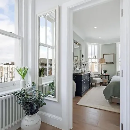 3 Bed Corner House Portobello Rd London