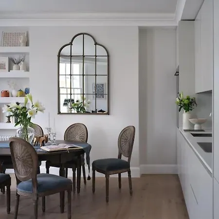 Holiday home 3 Bed Corner House Portobello Rd London