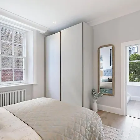 3 Bed Corner House Portobello Rd Holiday home *