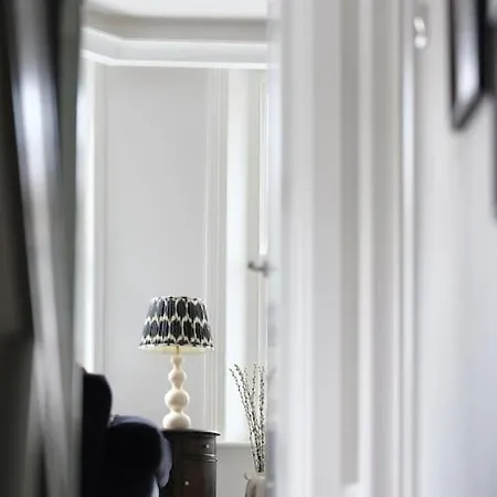Holiday home 3 Bed Corner House Portobello Rd *