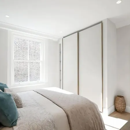 3 Bed Corner House Portobello Rd * London