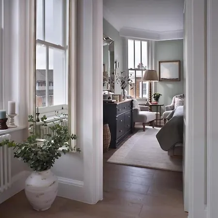 3 Bed Corner House Portobello Rd Holiday home *