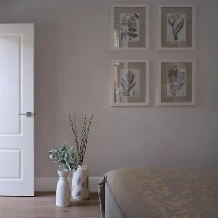 3 Bed Corner House Portobello Rd Holiday home *