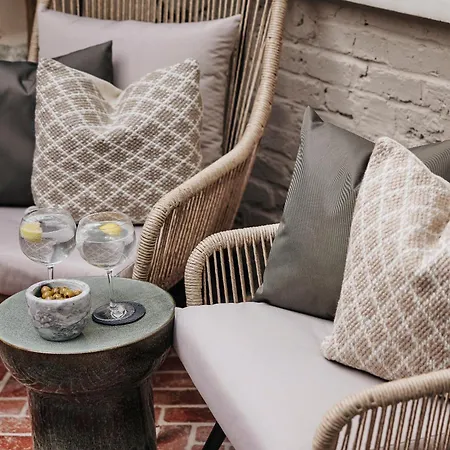 Apartment Luxury Fulham Townhouse With A Bar & Games