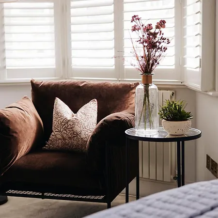 Luxury Fulham Townhouse With A Bar & Games London