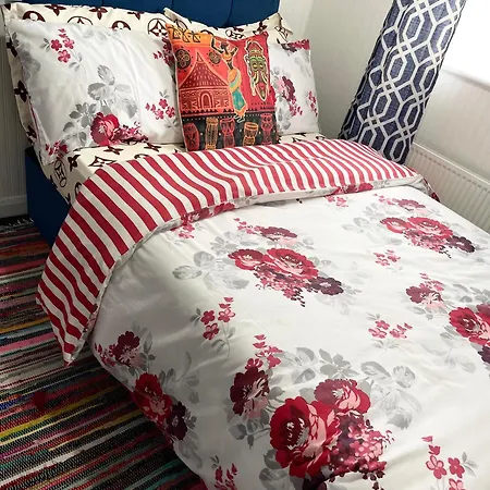 Apartment Shepherds House - Spacious 4 Bedroom *
