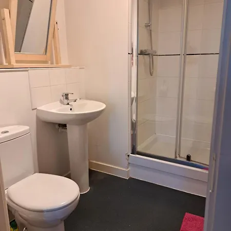 Apartment Superb Spacious 1bedroom Zone 1 *