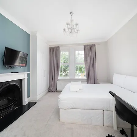 Holiday home Charming 2br House On Avenue Road *