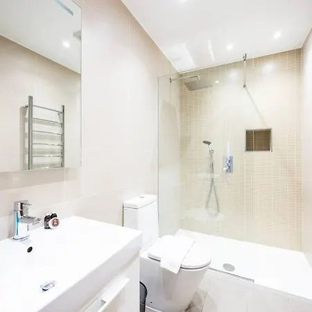 Smart Kensington Retreat 2br Apartment London