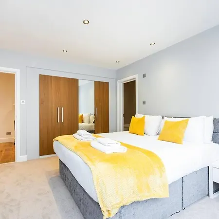 Smart Kensington Retreat 2br