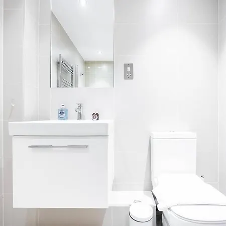 Smart Kensington Retreat 2br Apartment *