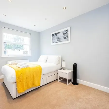 Smart Kensington Retreat 2br * London